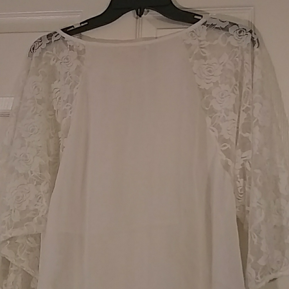 Top - Picture 2 of 3